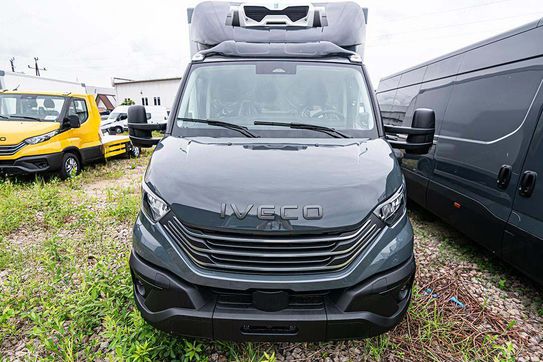 Iveco Daily 50C18HA8Z Hi Matic Kontener Izoterma + Winda