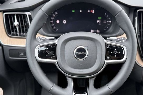 Volvo XC60 B5 AWD Ultra Dark