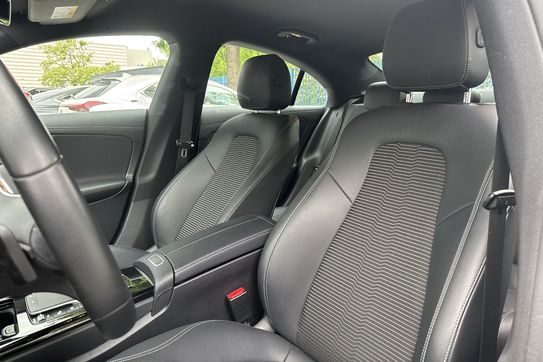 Mercedes CLA 200