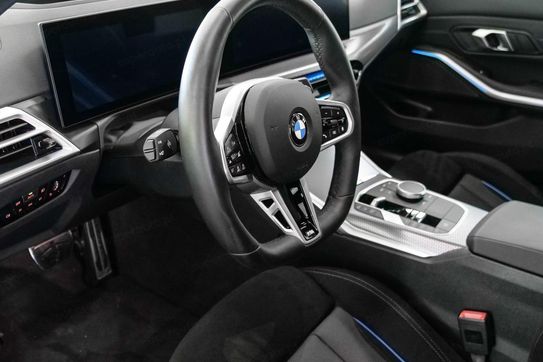 BMW Seria 3 330i xDrive M Sport