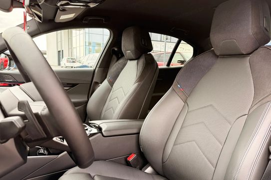 BMW Seria 5 520i mHEV aut