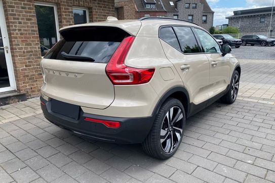 Volvo XC40 B4 Plus Dark