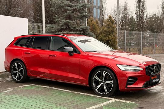 Volvo V60 B4 B Plus Dark