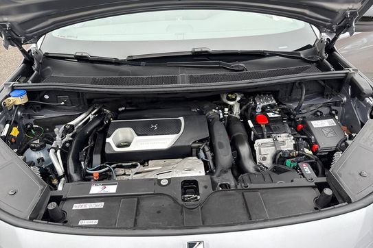 DS DS 7 Performance Line 1.6 E-Tense Hybrid AT