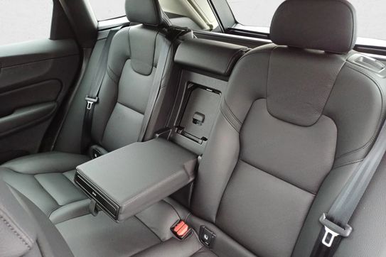 Volvo XC60 B5 B AWD Plus Dark