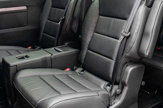 Peugeot Traveller Long  L2H1 Business VIP EAT8