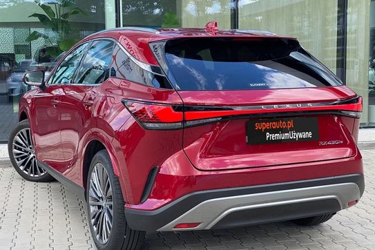 Lexus RX 450h+ Omotenashi