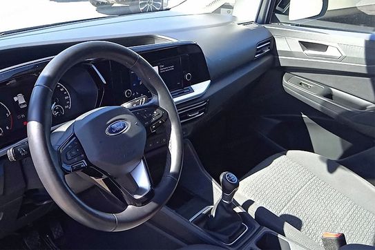 Ford Tourneo Connect L1H1 Titanium