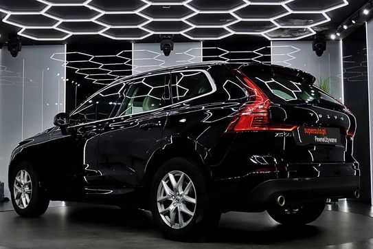 Volvo XC60 T5 Momentum Pro