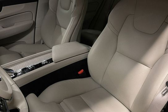 Volvo XC60 B4 B Momentum Pro