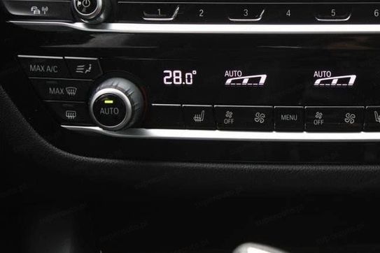 BMW Seria 5 520d xDrive Sport Line sport-aut