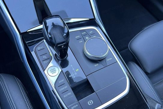 BMW Seria 3 320i Sport Line