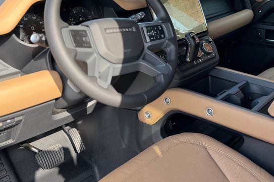 Land Rover Defender 130 3.0 D350 X-Dynamic SE