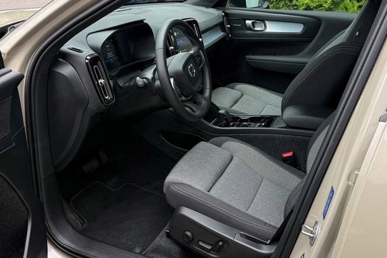 Volvo XC40 B3 B Plus Dark