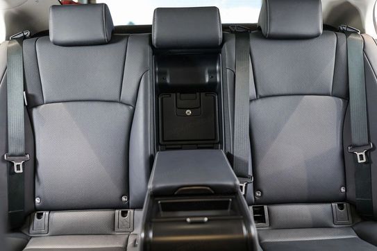 Lexus ES 300h F Sport Design
