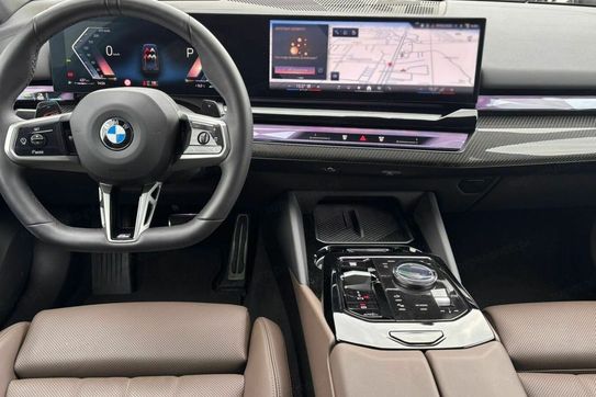 BMW Seria 5 Touring 520d xDrive M Sport