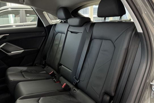 Audi Q3 35 TFSI mHEV S-Line S tronic