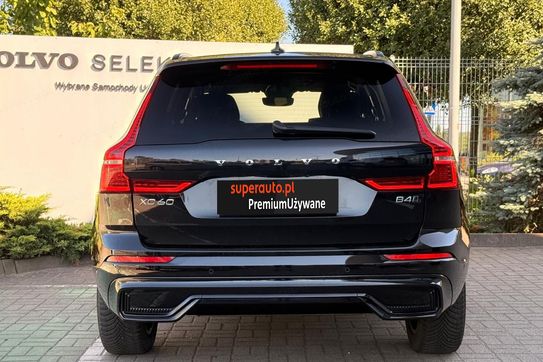 Volvo XC60 B4 D AWD Plus Dark\
