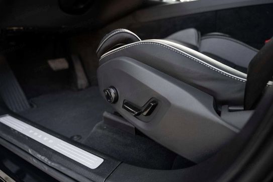 Volvo XC60 B5 AWD Ultra Black Edition