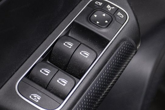 Mercedes GLB 200