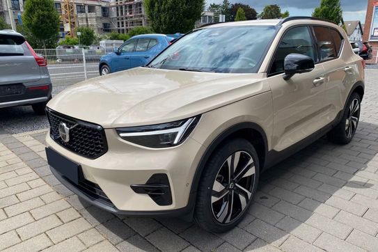 Volvo XC40 B4 Plus Dark
