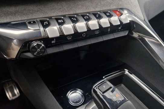 Peugeot 3008 1.6 PureTech HYbrid4 GT S&S EAT8