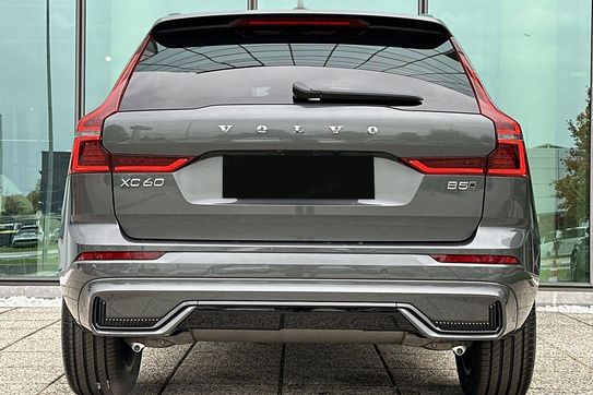 Volvo XC60 B5 AWD Plus Dark
