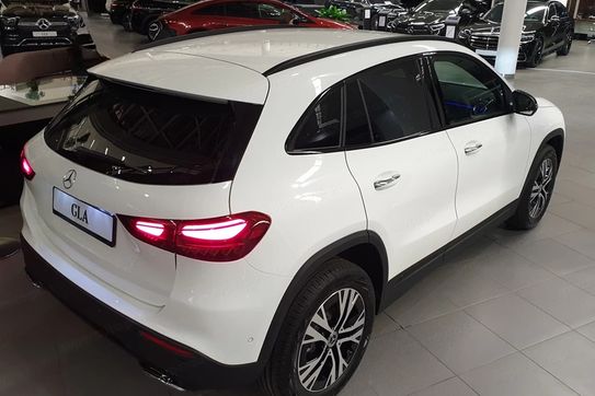 Mercedes GLA 200 Progressive