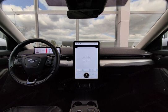 Ford Mustang Mach-E 75kWh RWD