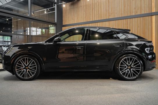 Porsche Cayenne Coupe E-Hybrid  Black Edition