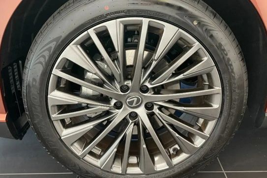 Lexus RX 350h Omotenashi