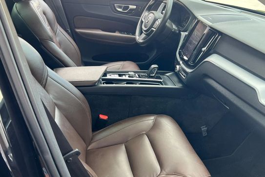 Volvo XC60 T6 AWD Plug-In Hybrid R-Design