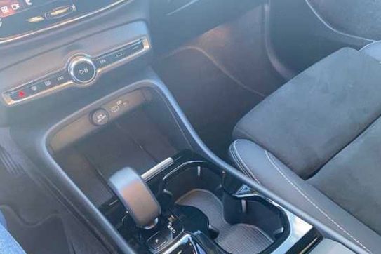 Volvo XC40 B4 Plus Dark