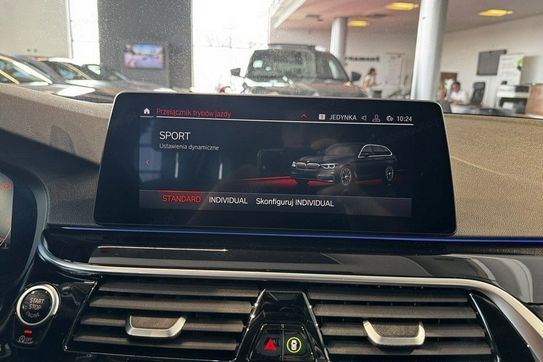 BMW Seria 5 Touring 530i xDrive Sport Line