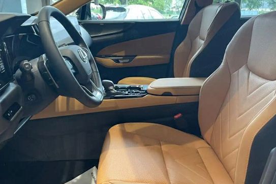 Lexus NX 350h Omotenashi 2.5 Hybrid AWD