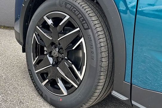 Peugeot 5008 GT 1.2 mHEV e-DCS6