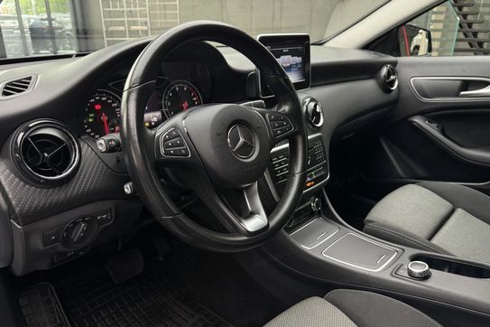 Mercedes GLA 180 7G-DCT