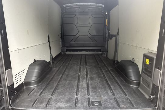 Ford Transit E-Transit 350 L3H2 RWD Trend