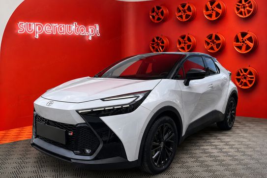 Toyota C-HR GR Sport 2.0 Hybrid Dynamic Force Plug-in