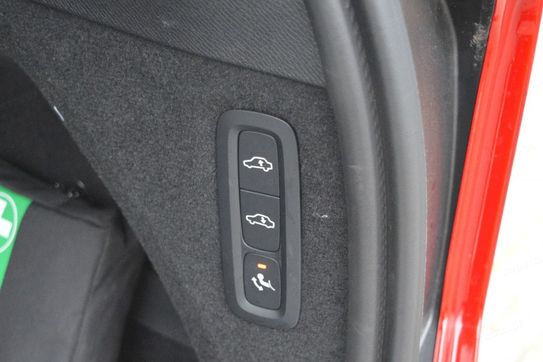 Volvo XC90 T8 AWD Plug-In Hybrid Ultimate Dark 7os aut