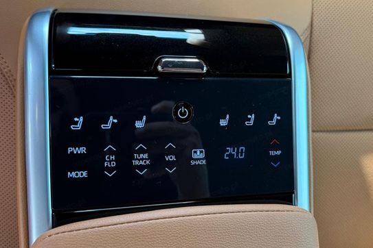 Toyota Camry Executive 2.5 Hybrid Dynamic Force