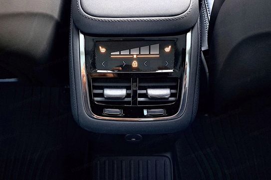 Volvo XC90 T8 AWD Plug-In Hybrid Ultra Dark 7os