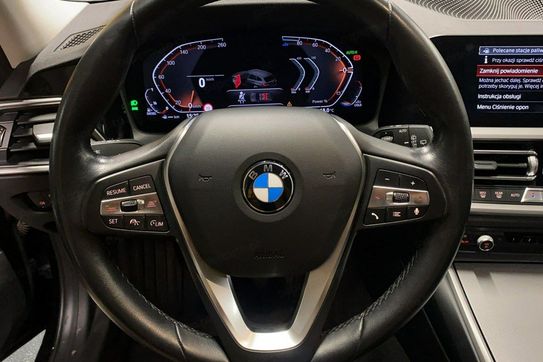 BMW Seria 3 320d xDrive mHEV Luxury Line aut