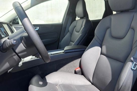 Volvo XC60 B5 B AWD Plus Dark