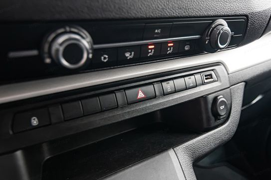 Opel Vivaro Extra Long L2H1 Zabudowa Brygadowa