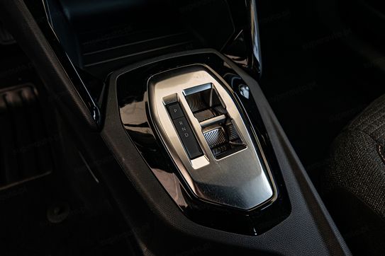 Peugeot 2008 Edition e-DCS6 PureTech mHEV