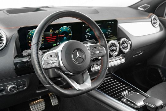 Mercedes EQA 250 66.5kWh AMG Line