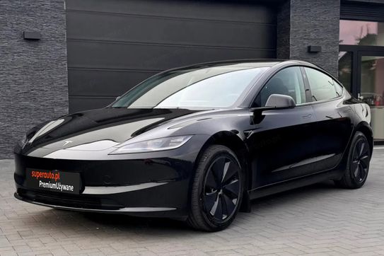 Tesla Model 3 Long Range RWD