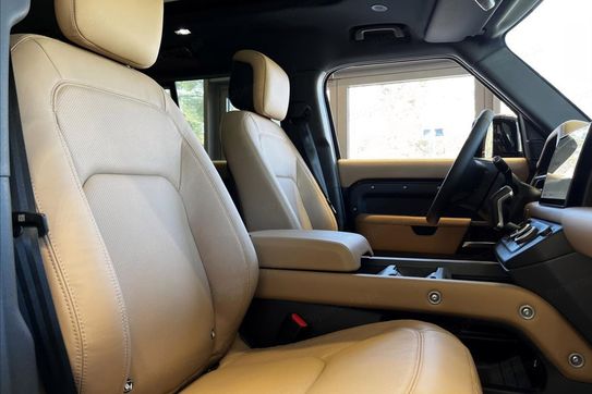 Land Rover Defender 110 3.0 D250 X-Dynamic HSE