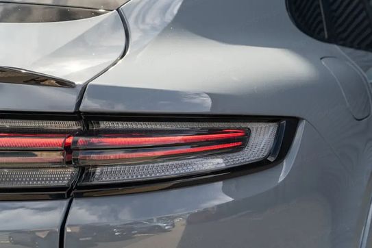 Porsche Cayenne Coupe E-Hybrid Black Edition